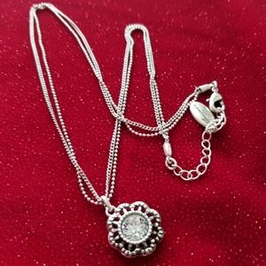 Wow!! So Sparkling Necklace!